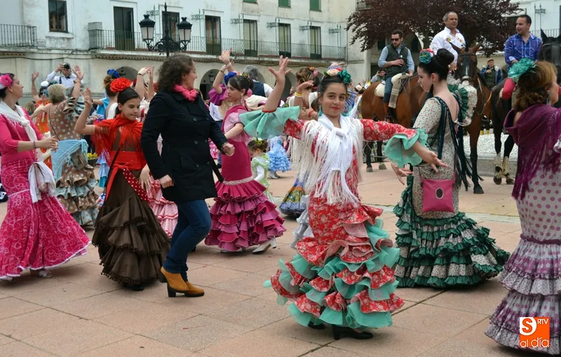 Foto 5 - La X Feria de Abril y la I Feria del Caballo de Pe&ntilde;aranda echan el tel&oacute;n con una colorida fiesta