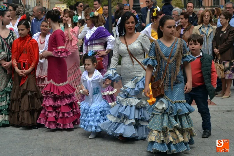 Foto 4 - La X Feria de Abril y la I Feria del Caballo de Pe&ntilde;aranda echan el tel&oacute;n con una colorida fiesta
