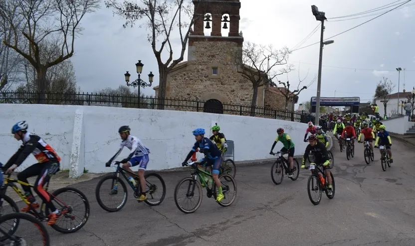 Miguel Barrientos y Ainhoa Sánchez se adjudican la IV Ruta BTT de Saelices  