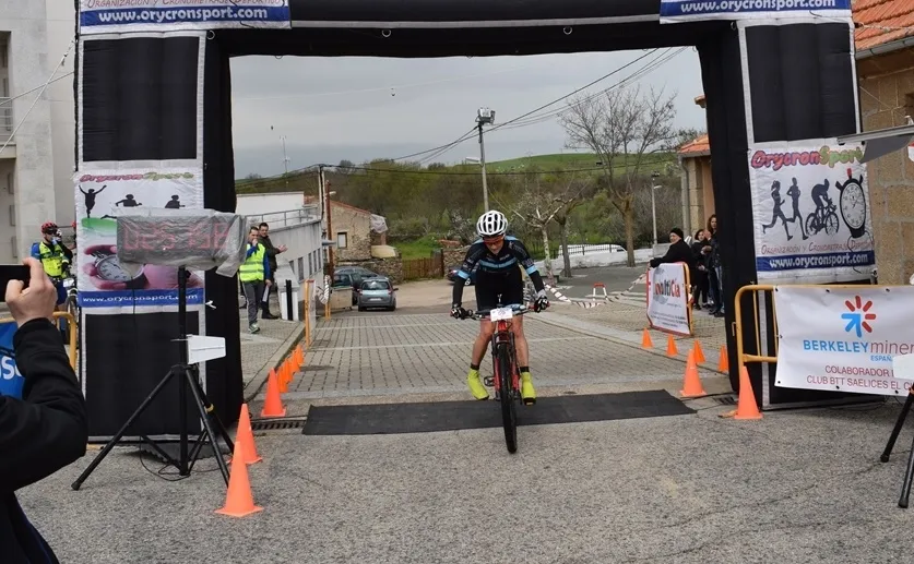 Foto 10 - Miguel Barrientos y Ainhoa S&aacute;nchez se adjudican la IV Ruta BTT de Saelices  