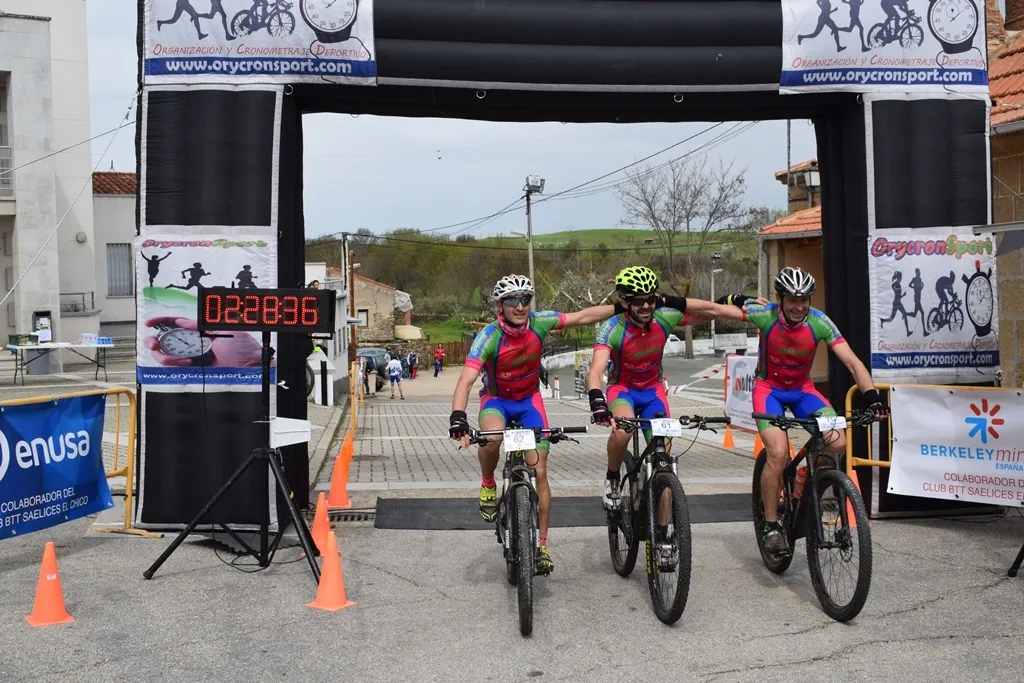 Foto 11 - Miguel Barrientos y Ainhoa S&aacute;nchez se adjudican la IV Ruta BTT de Saelices  
