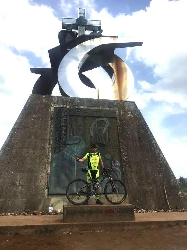 Foto 6 - Llega a Santiago la expedici&oacute;n de ciclistas de Vitigudino  