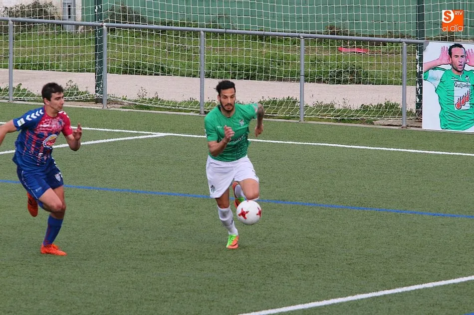 Foto 9 - El CD Guijuelo suma un punto ante la Gimn&aacute;stica Segoviana que sabe a poco (0-0)