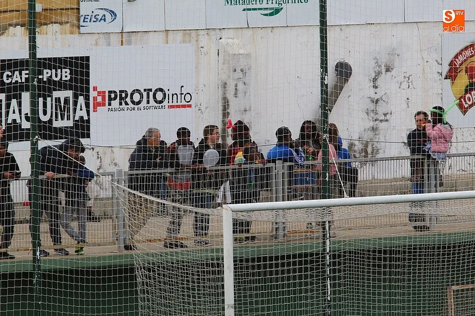 Foto 6 - El CD Guijuelo suma un punto ante la Gimn&aacute;stica Segoviana que sabe a poco (0-0)