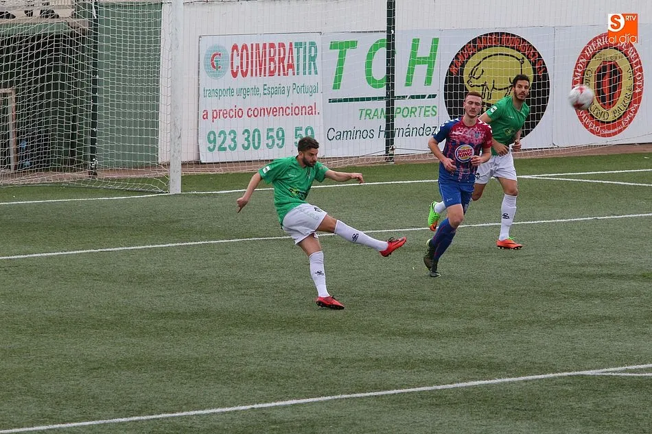 Foto 3 - El CD Guijuelo suma un punto ante la Gimn&aacute;stica Segoviana que sabe a poco (0-0)