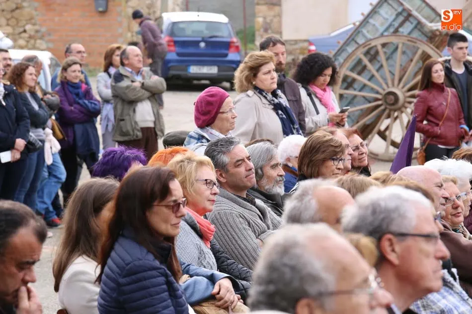 Foto 4 - Morille acerca la representaci&oacute;n de su romance comunero  