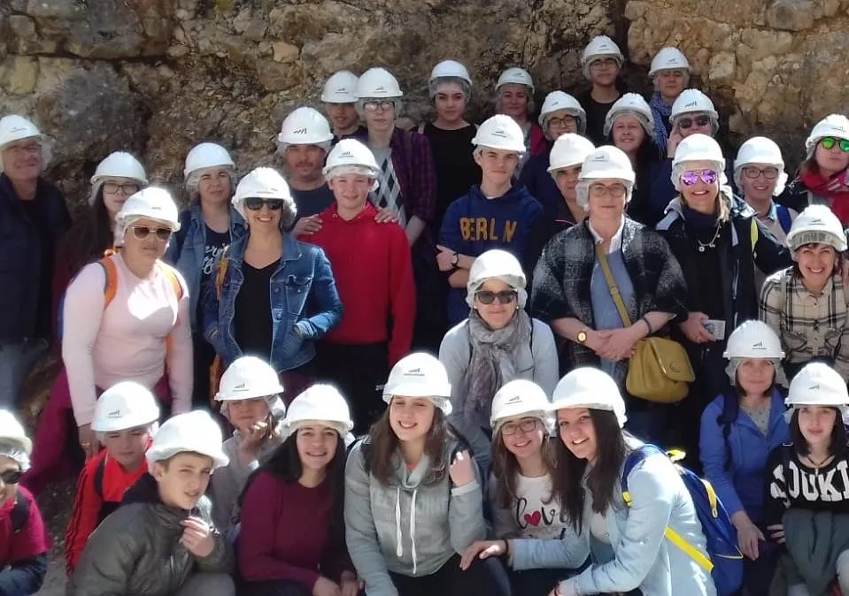 Foto 3 - La AMPA del IES Fray Diego descubre el Yacimiento de Atapuerca  