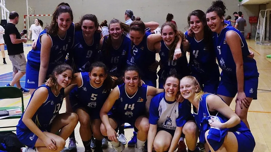 Avenida Juniror tras la victoria en el partido disputado en León