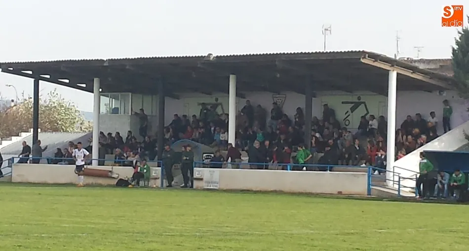 Foto 2 - El Ciudad Rodrigo calca la 1&ordf; vuelta y se lleva un repaso de uno de los aspirantes al ascenso  