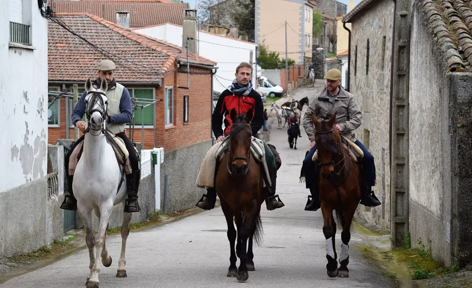 Aldea del Obispo da la salida a la 2ª jornada de la Ruta Ecuestre de las Fortificaciones  