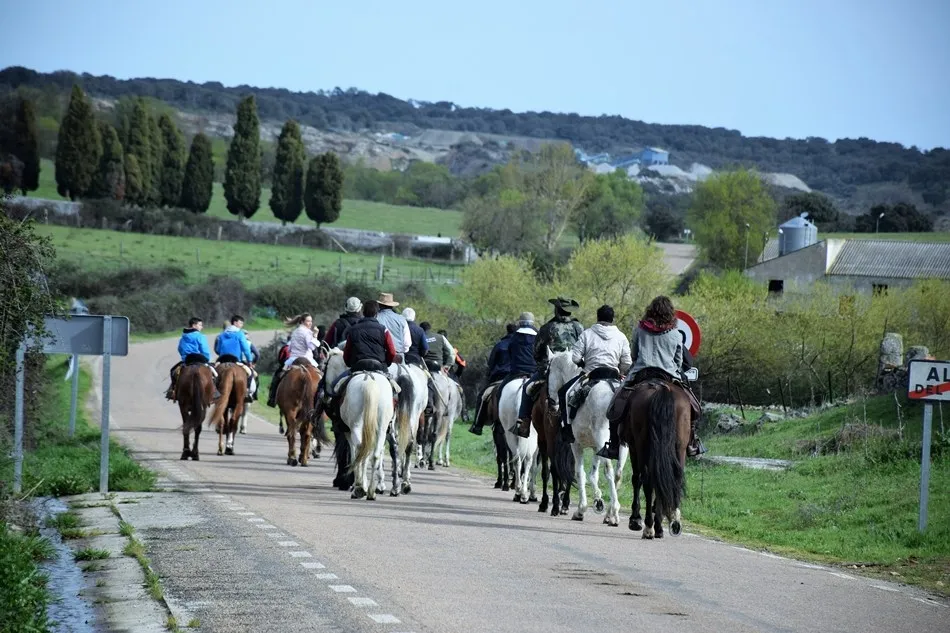 Foto 11 - Aldea del Obispo da la salida a la 2&ordf; jornada de la Ruta Ecuestre de las Fortificaciones  