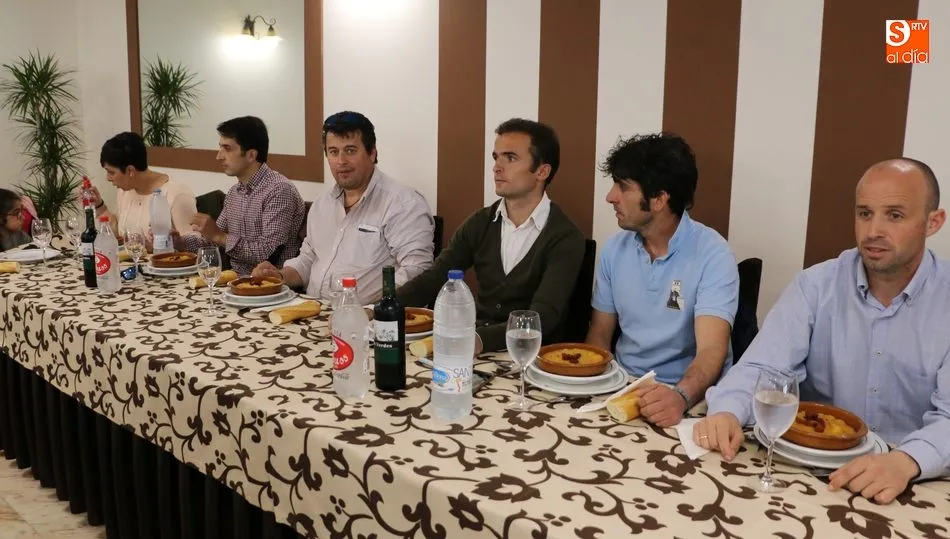 Mesda en la que se encontraban algunos de los protagonistas de esta solidaria iniciativa