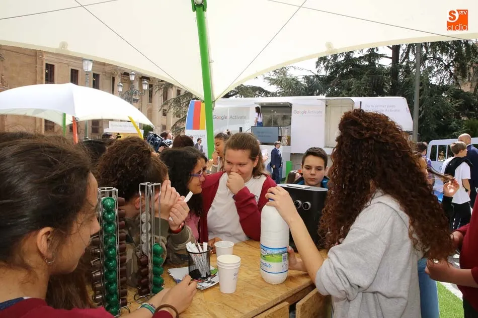 Foto 7 - El Tour Google Act&iacute;vate llega a Salamanca para formar a j&oacute;venes en competencias digitales&nbsp;