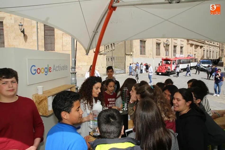 Foto 5 - El Tour Google Act&iacute;vate llega a Salamanca para formar a j&oacute;venes en competencias digitales&nbsp;