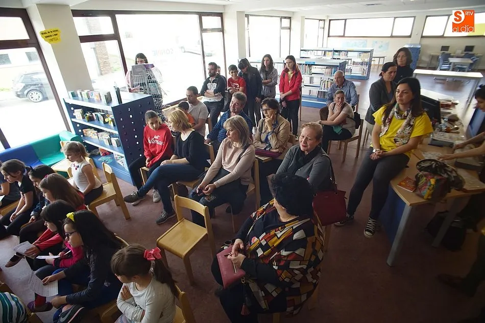 Foto 11 - Los lectores de la villa viajan al Pa&iacute;s de los Sentidos de mano de Inmaculada P&eacute;rez