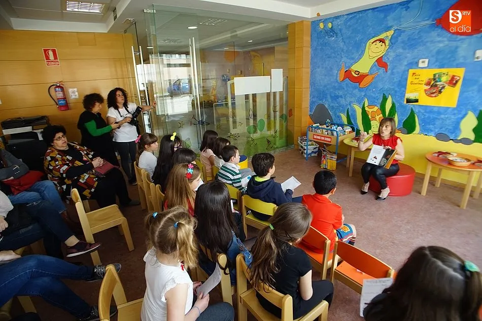 Foto 8 - Los lectores de la villa viajan al Pa&iacute;s de los Sentidos de mano de Inmaculada P&eacute;rez