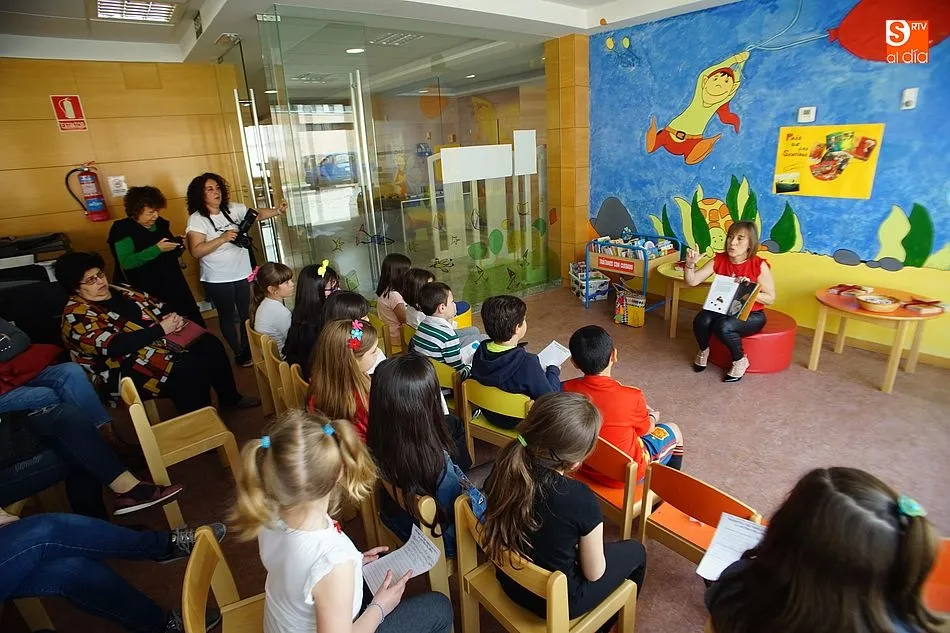 Foto 5 - Los lectores de la villa viajan al Pa&iacute;s de los Sentidos de mano de Inmaculada P&eacute;rez