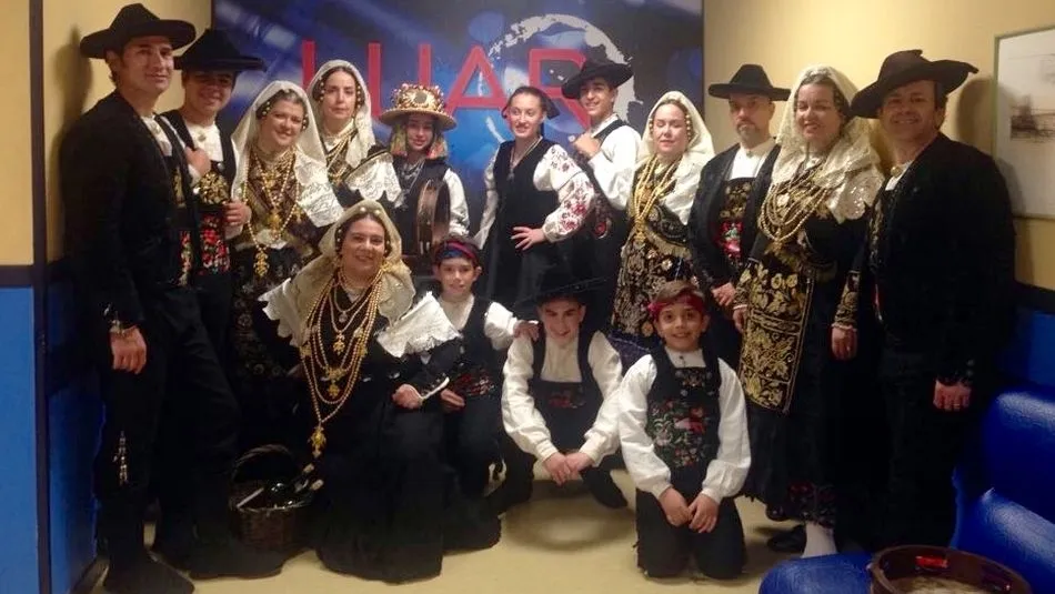 Grupo de Coros y Danzas Montaraces y Charros de Salamanca que actuó en la TVG