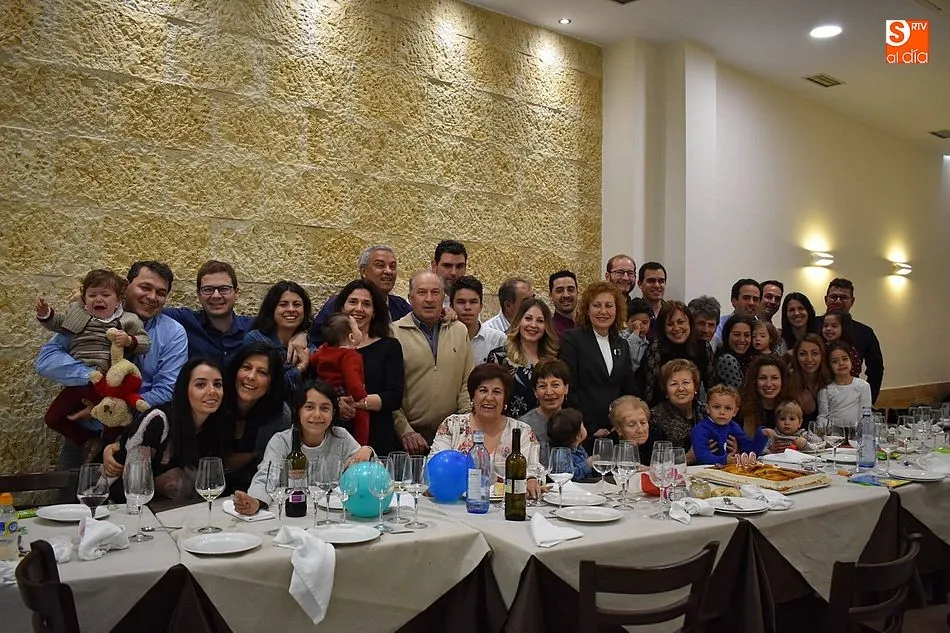Foto 2 - Emiliana Ingelmo Mart&iacute;n cumple cien a&ntilde;os recibiendo un c&aacute;lido homenaje
