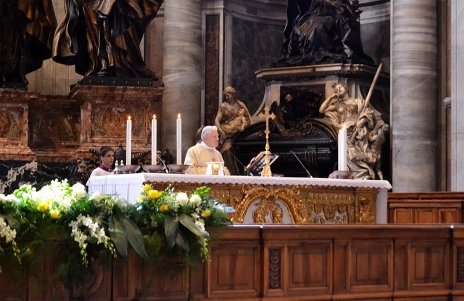 Foto 2 - El Coro Tom&aacute;s Luis de Victoria act&uacute;a en la Bas&iacute;lica de San Pedro de Roma