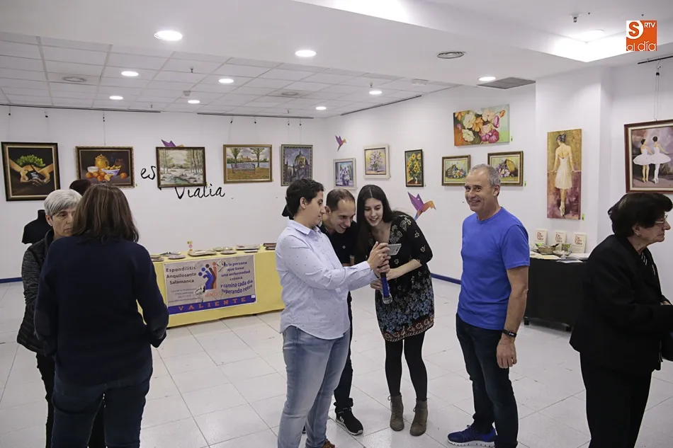 Foto 8 - Una exposici&oacute;n de pintura hace visible la Espondilitis Anquilosante