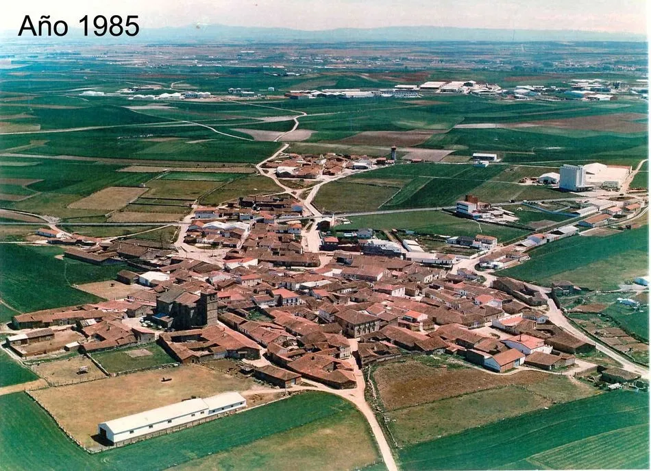 Foto 5 - La exposici&oacute;n fotogr&aacute;fica &lsquo;Villares de Ayer a Hoy&rsquo; muestra la evoluci&oacute;n del casco urbano del ...