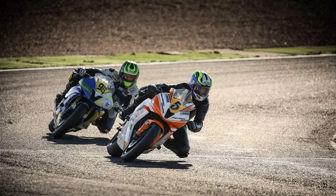 Foto 4 - Merch&aacute;n inicia la Copa Dunlop subiendo al podium