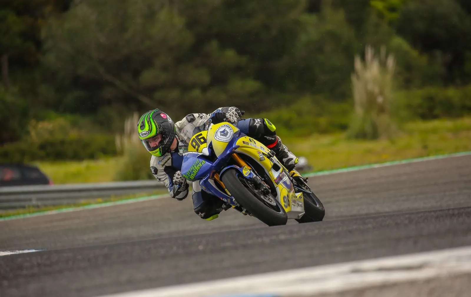 Merchán inicia la Copa Dunlop con un meritorio tercer puesto