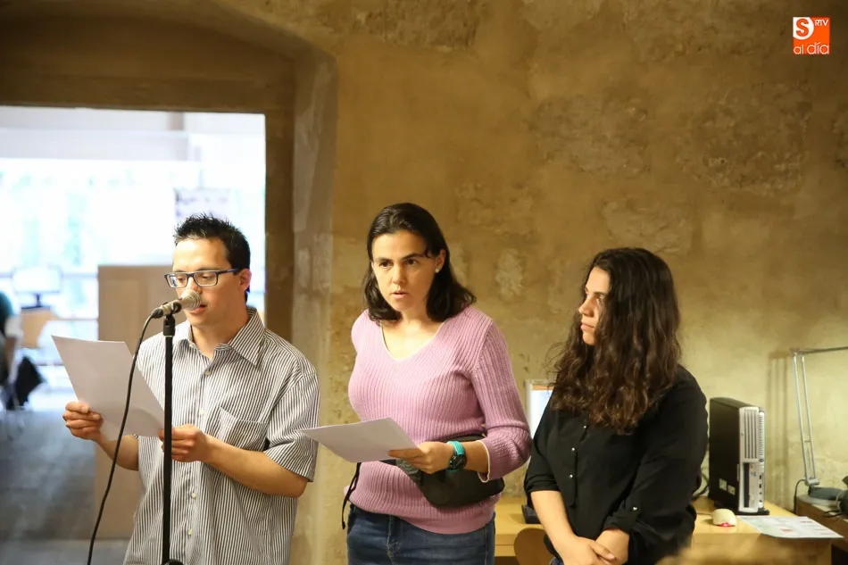 Foto 8 - El club de lectura &lsquo;Conchas de Pizarra&rsquo; lee en voz alta en la Casa de las Conchas  