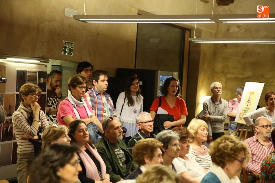 Foto 7 - El club de lectura &lsquo;Conchas de Pizarra&rsquo; lee en voz alta en la Casa de las Conchas  