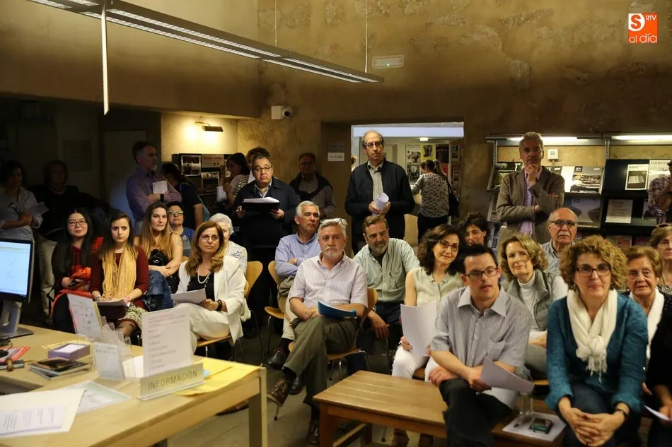 Foto 5 - El club de lectura &lsquo;Conchas de Pizarra&rsquo; lee en voz alta en la Casa de las Conchas  