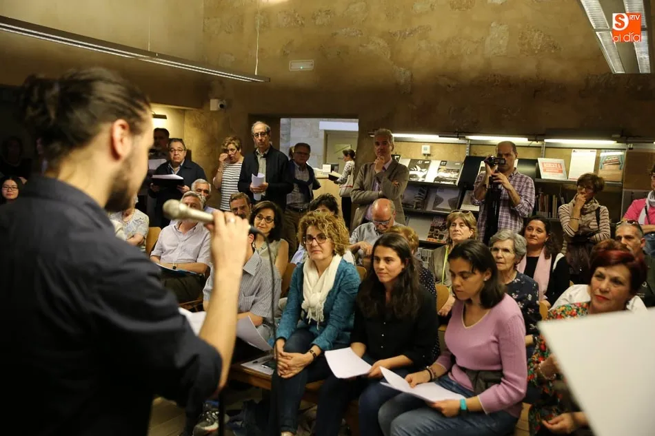 Foto 2 - El club de lectura &lsquo;Conchas de Pizarra&rsquo; lee en voz alta en la Casa de las Conchas  