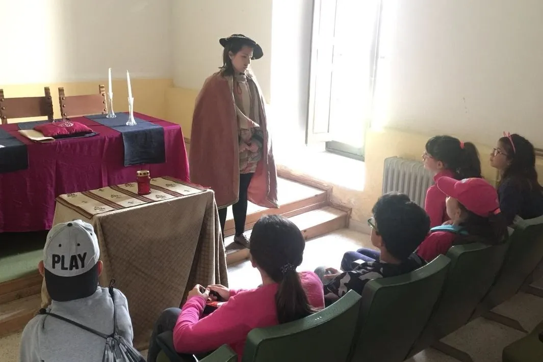 Foto 2 - Alumnos del CRA R&iacute;o &Aacute;gueda conocen Ledesma  
