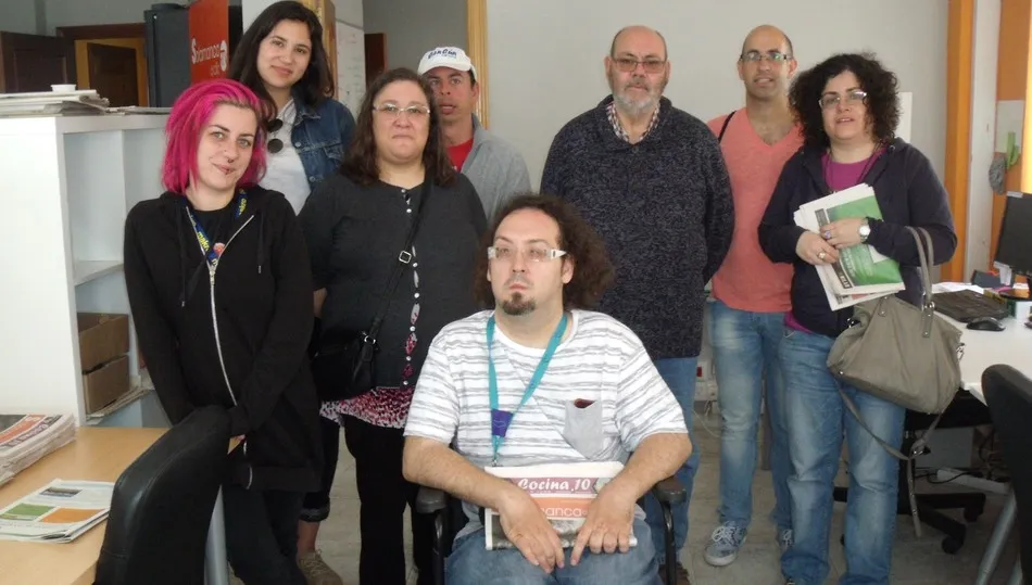 Equipo de la revista  el altavoz de La Besana en las dependencias de SALAMANCArtv AL DÍA