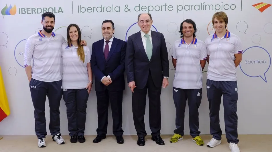 Miguel Galindo, guía de Jon Santacana; Astrid Fina, bronce en snowboard campo a través; Miguel Carballeda, presidente del Comité Paralímpico Español; Ignacio Galán, presidente de Iberdrola; Víctor González, duodécimo