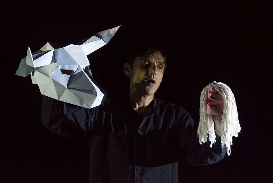 ‘Mantero’ propone una función teatral con marcado contenido social