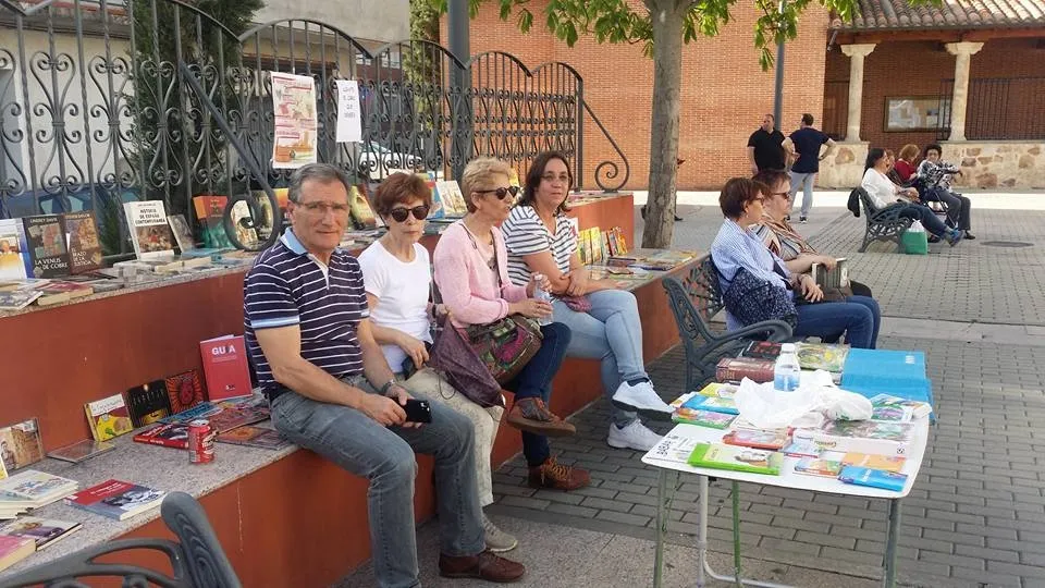 Foto 10 - Exitosa jornada de liberaci&oacute;n de libros para fomentar la lectura entre los vecinos  