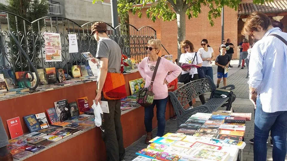 Foto 8 - Exitosa jornada de liberaci&oacute;n de libros para fomentar la lectura entre los vecinos  