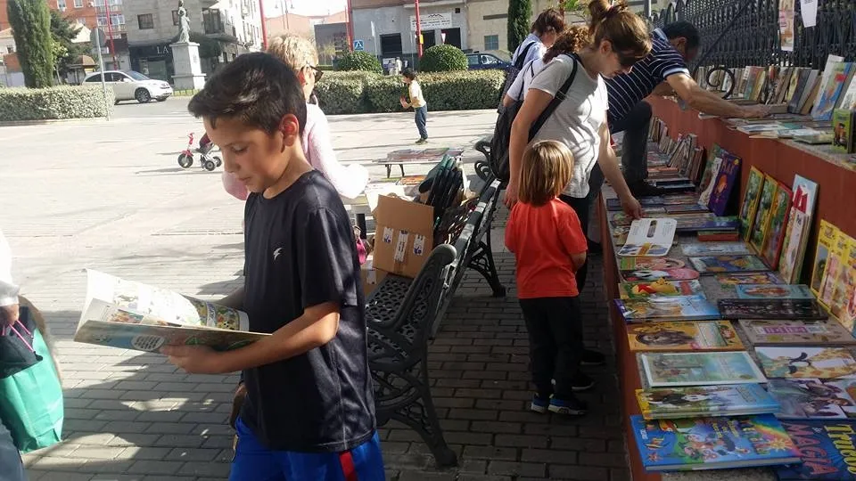 Foto 3 - Exitosa jornada de liberaci&oacute;n de libros para fomentar la lectura entre los vecinos  