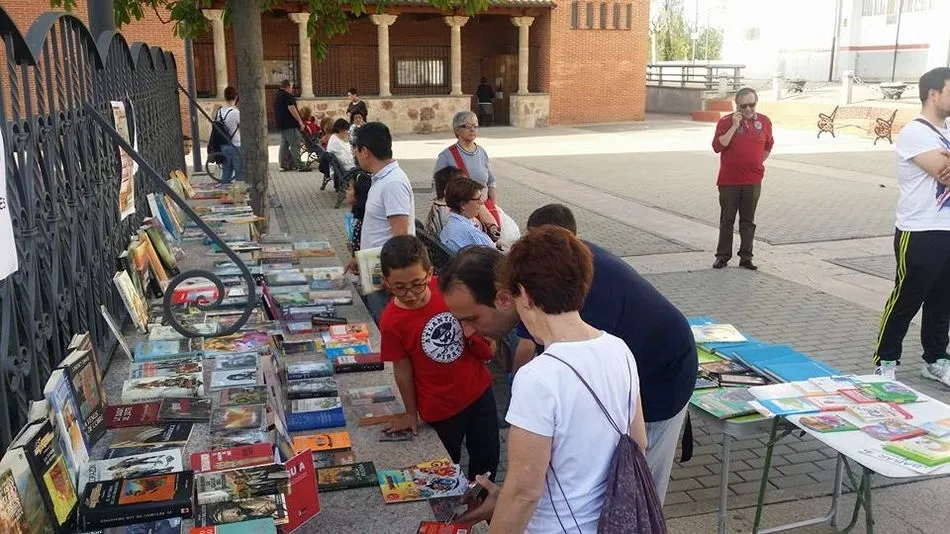 Foto 2 - Exitosa jornada de liberaci&oacute;n de libros para fomentar la lectura entre los vecinos  