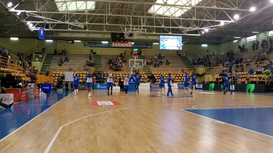 Las jugadoras de Avenida durante el calentamiento. Foto: Jorge García