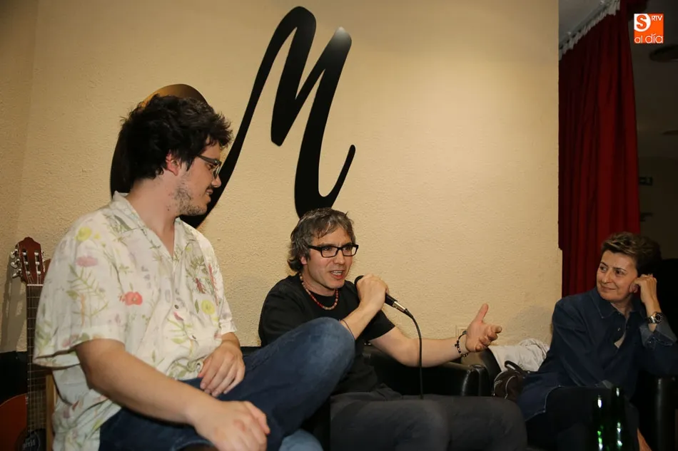 Foto 8 - Charo Ruano, Juanvi S&aacute;nchez y Alejandro Guinaldo, poes&iacute;a a tres manos