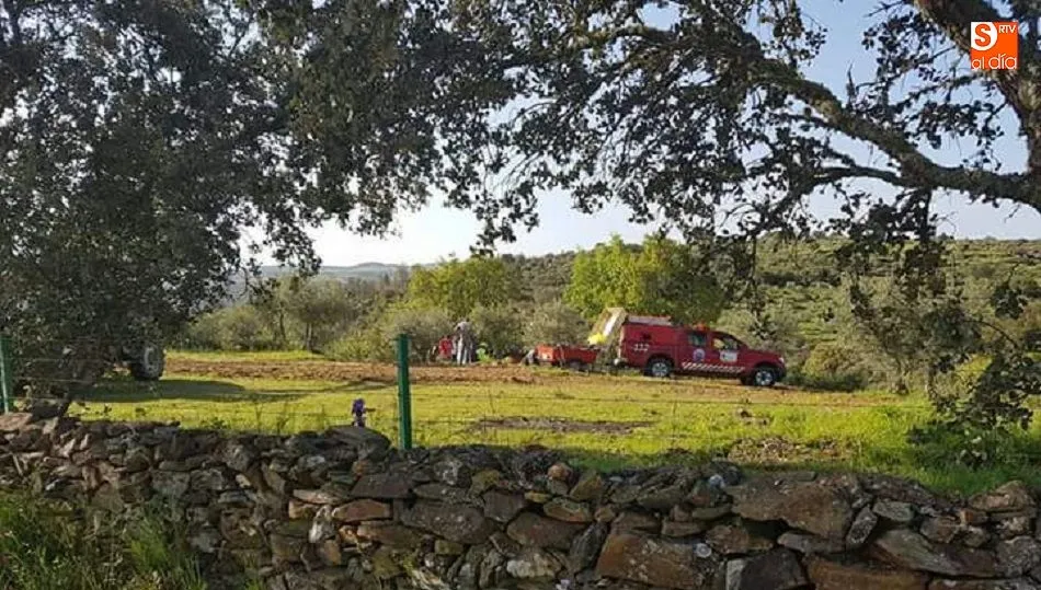 Foto 3 - Herido al volcar su tractor un var&oacute;n de 63 a&ntilde;os en San Felices de los Gallegos