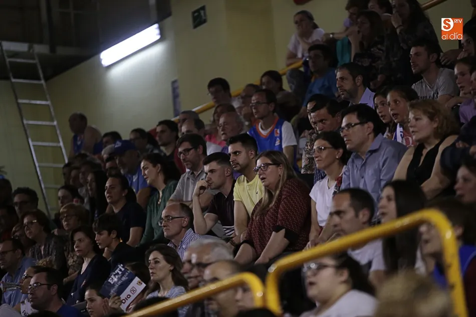 Foto 10 - Perfumer&iacute;as Avenida toma ventaja ante Girona con un final de pel&iacute;cula (71-70)