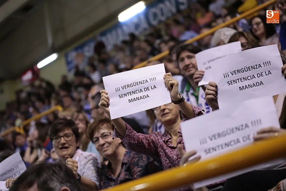 Foto 7 - Perfumer&iacute;as Avenida toma ventaja ante Girona con un final de pel&iacute;cula (71-70)