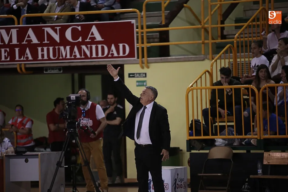 Foto 6 - Perfumer&iacute;as Avenida toma ventaja ante Girona con un final de pel&iacute;cula (71-70)