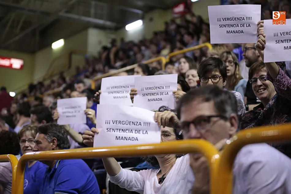 Foto 5 - Perfumer&iacute;as Avenida toma ventaja ante Girona con un final de pel&iacute;cula (71-70)