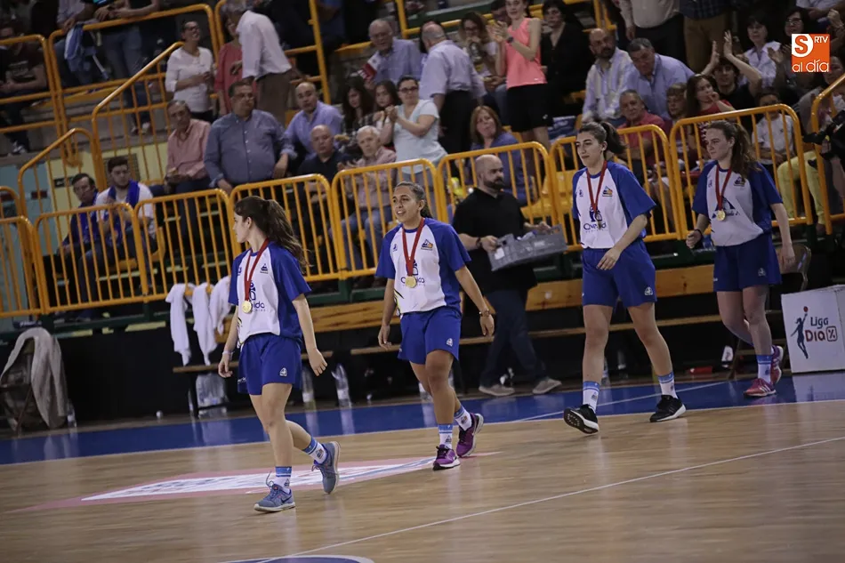 Foto 4 - Perfumer&iacute;as Avenida toma ventaja ante Girona con un final de pel&iacute;cula (71-70)