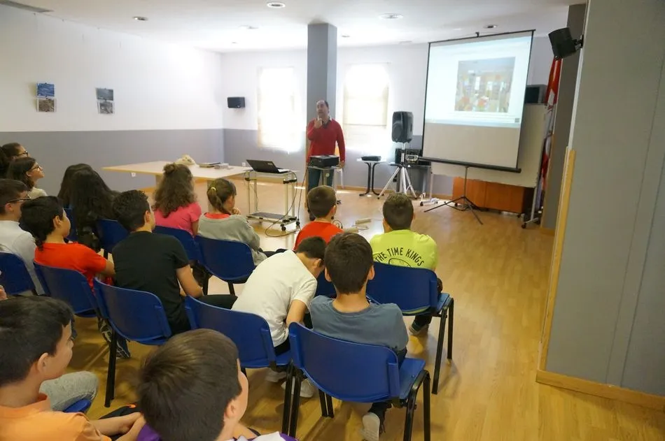 Foto 7 - Alumnos de 6&ordm; de Primaria participan en la actividad &lsquo;La biblioteca se mueve contigo&rsquo;  
