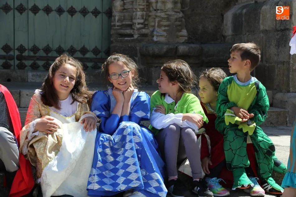 Foto 10 - Cetrer&iacute;a, m&uacute;sica y danzas en el 2&ordm; Mercado Medieval de Freixo  